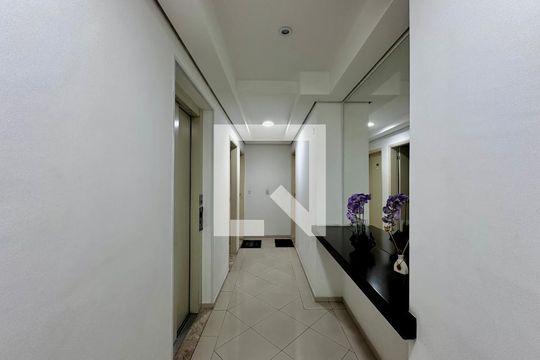 Hall Apartamento de apartamento à venda com 2 quartos, 45m² em Chácara Santo Antônio (zona Sul), São Paulo