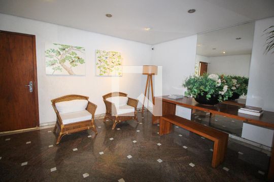 Hall social de apartamento à venda com 3 quartos, 100m² em Vila Andrade, São Paulo