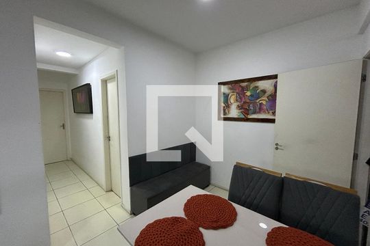 Sala de apartamento para alugar com 3 quartos, 72m² em Jardim Sulacap, Rio de Janeiro