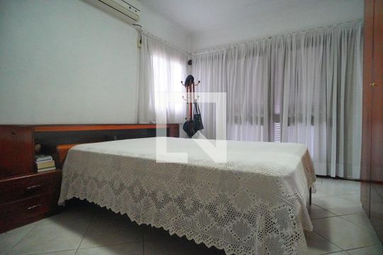 Suíte de casa à venda com 3 quartos, 150m² em Canudos, Novo Hamburgo