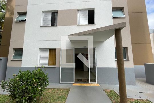 Fachada do bloco de apartamento para alugar com 2 quartos, 47m² em Quinta dos Angicos, Cotia
