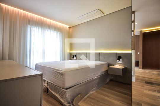 Suíte de apartamento para alugar com 1 quarto, 70m² em Panamby, São Paulo