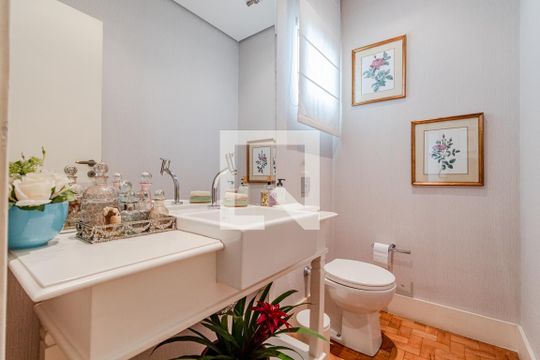 Lavabo de casa à venda com 3 quartos, 350m² em Jardim Paulistano, São Paulo