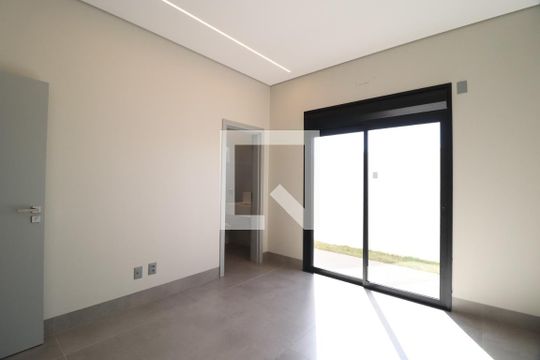 Suíte de casa de condomínio para alugar com 3 quartos, 212m² em Laranjeiras, Uberlândia