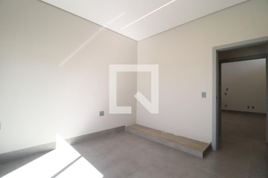 Suíte de casa de condomínio para alugar com 3 quartos, 212m² em Laranjeiras, Uberlândia