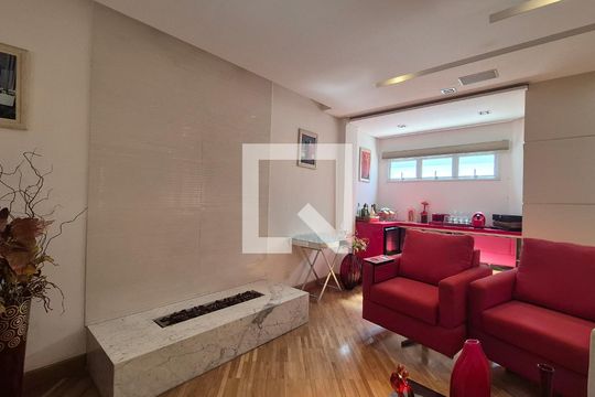 Sala de casa de condomínio à venda com 3 quartos, 470m² em Vila Gilda, Santo André
