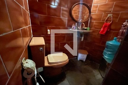 Lavabo de casa à venda com 4 quartos, 600m² em Cocotá, Rio de Janeiro