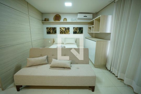 Quarto de apartamento à venda com 1 quarto, 46m² em Setor Bueno, Goiânia