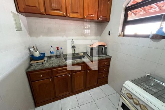 Cozinha de apartamento para alugar com 2 quartos, 80m² em Jardim Carioca, Rio de Janeiro