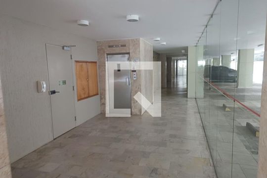 Entrada de apartamento à venda com 2 quartos, 100m² em Jardim Paulista, São Paulo