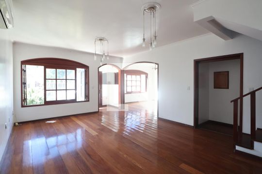 Sala 1 de casa para alugar com 5 quartos, 600m² em Marechal Rondon, Canoas