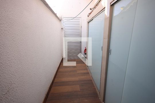 Área de Serviço de casa de condomínio para alugar com 3 quartos, 130m² em Parque Industrial Joao Bras, Goiânia