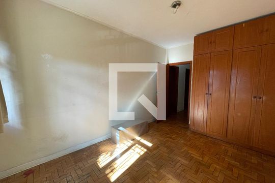 Quarto de casa para alugar com 2 quartos, 890m² em Jardim Central, Cotia