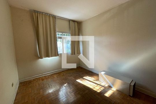 Quarto de casa para alugar com 2 quartos, 890m² em Jardim Central, Cotia
