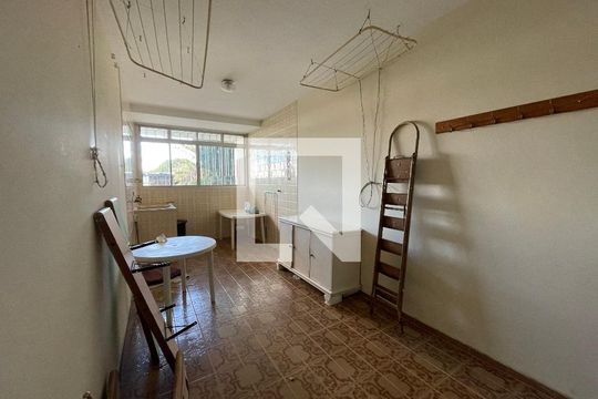 Área de Serviço de casa para alugar com 2 quartos, 890m² em Jardim Central, Cotia