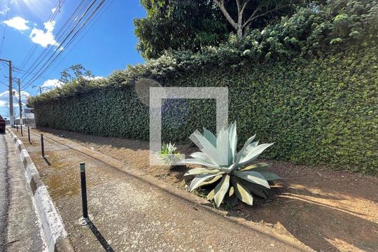 Vista da Rua de casa para alugar com 2 quartos, 890m² em Jardim Central, Cotia