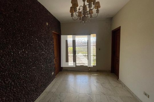 Sala de casa para alugar com 2 quartos, 890m² em Jardim Central, Cotia