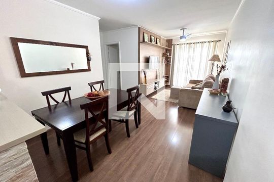 Sala de apartamento à venda com 2 quartos, 75m² em Gopouva, Guarulhos