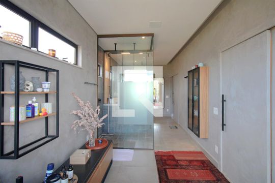 Banheiro da Suíte 1 de casa à venda com 3 quartos, 360m² em Santa Lúcia, Belo Horizonte
