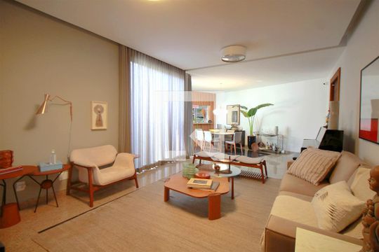Sala de casa à venda com 3 quartos, 360m² em Santa Lúcia, Belo Horizonte
