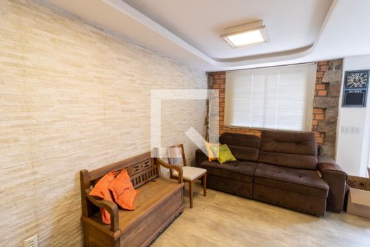Sala de casa de condomínio à venda com 3 quartos, 90m² em Ipanema, Porto Alegre