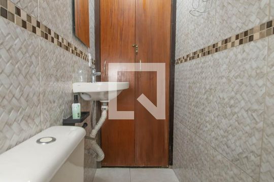 Lavabo de casa à venda com 3 quartos, 108m² em Vila Fachini, São Paulo
