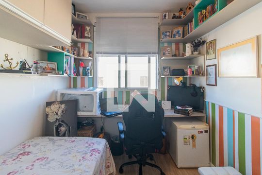 Quarto 1 de apartamento à venda com 2 quartos, 56m² em Tristeza, Porto Alegre