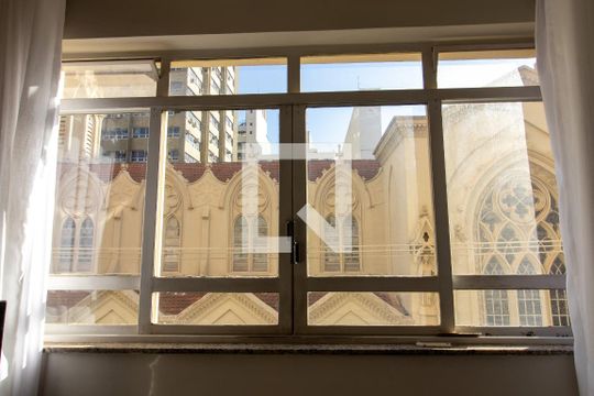Vista da Sala de apartamento para alugar com 2 quartos, 96m² em Vila Itapura, Campinas