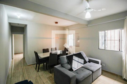 Sala de casa para alugar com 2 quartos, 75m² em Parque Maria Domitila, São Paulo