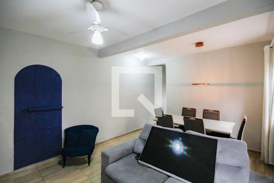 Sala de casa para alugar com 2 quartos, 75m² em Parque Maria Domitila, São Paulo