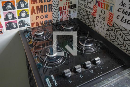 Cozinha de casa para alugar com 2 quartos, 75m² em Parque Maria Domitila, São Paulo