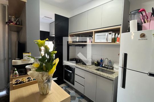 Cozinha de apartamento à venda com 2 quartos, 61m² em Fazenda Santa Cândida, Campinas