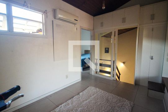 Hall de casa de condomínio à venda com 3 quartos, 142m² em Medianeira, Porto Alegre