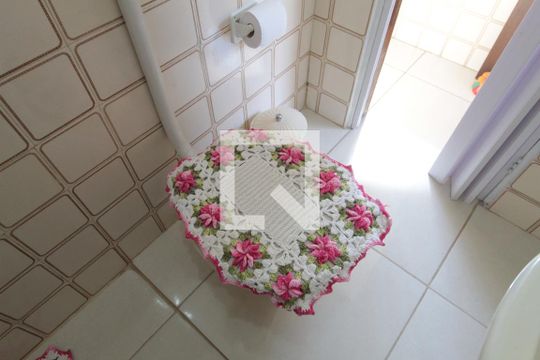 Banheiro Social 2 de casa à venda com 2 quartos, 351m² em Glória, Belo Horizonte