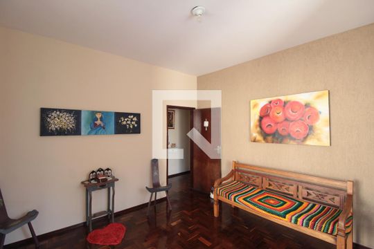 Sala de casa à venda com 2 quartos, 351m² em Glória, Belo Horizonte