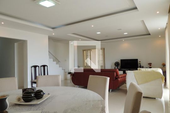 Sala de casa de condomínio à venda com 5 quartos, 900m² em Pechincha, Rio de Janeiro