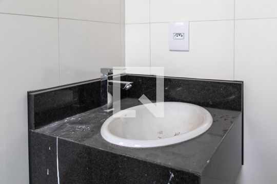 Banheiro de kitnet/studio para alugar com 1 quarto, 32m² em Jardim Pinhal, Guarulhos