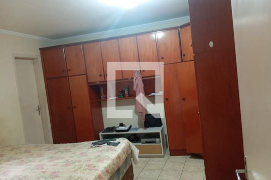 Quarto 1 de casa para alugar com 3 quartos, 1200m² em Vila Sao Joao, Guarulhos