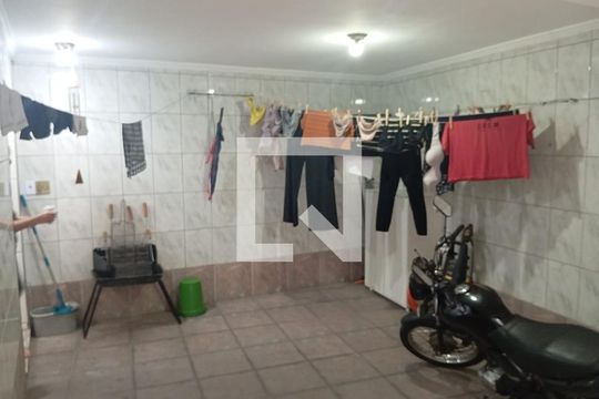 Quintal inferior de casa para alugar com 3 quartos, 1200m² em Vila Sao Joao, Guarulhos