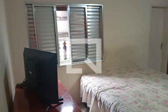 Quarto 1 de casa para alugar com 3 quartos, 1200m² em Vila Sao Joao, Guarulhos