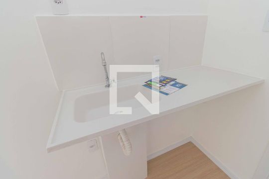 Cozinha de kitnet/studio para alugar com 0 quarto, 58m² em Chácara Inglesa, São Paulo