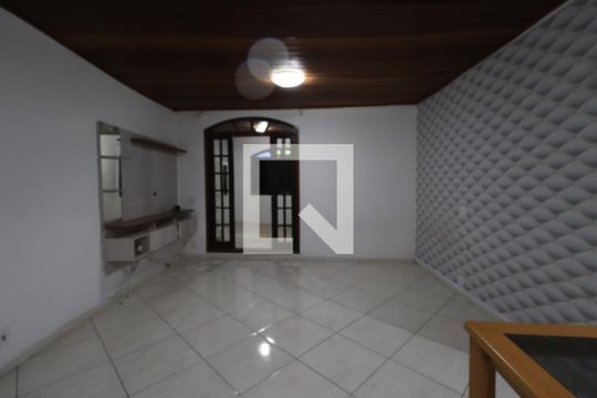Sala 2 de casa à venda com 6 quartos, 400m² em Vila Carrão, São Paulo