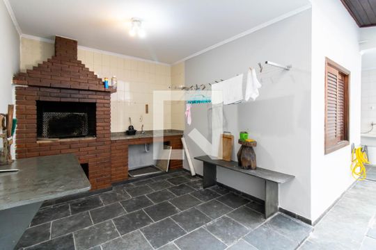 Churrasqueira de casa para alugar com 4 quartos, 100m² em Jardim Barbosa, Guarulhos