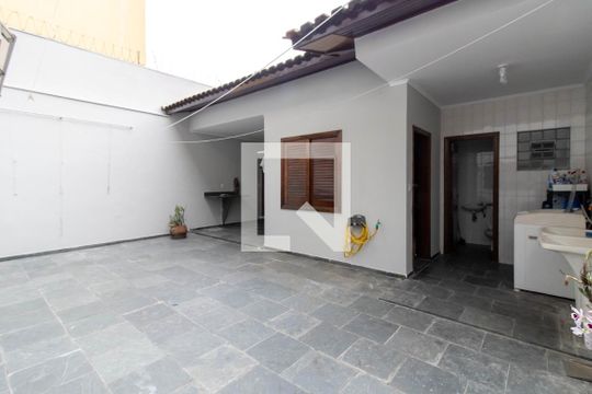 Area Externa de casa para alugar com 4 quartos, 100m² em Jardim Barbosa, Guarulhos