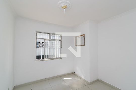 Quarto 1 de apartamento para alugar com 4 quartos, 80m² em Irajá, Rio de Janeiro