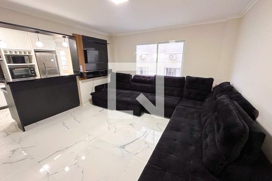 Sala  de apartamento para alugar com 2 quartos, 119m² em Centro, Florianópolis