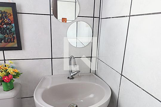 Lavabo de casa à venda com 2 quartos, 110m² em Rubem Berta, Porto Alegre