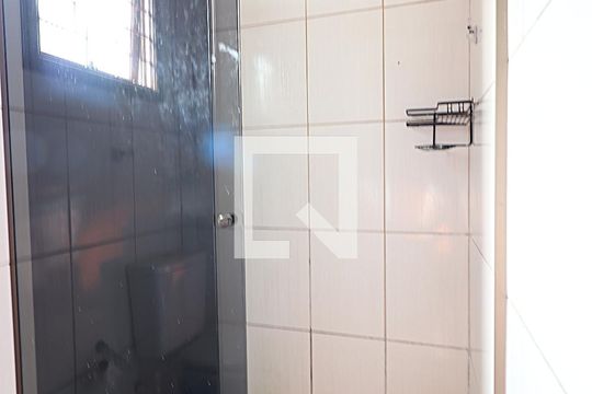 Banheiro de casa à venda com 2 quartos, 110m² em Rubem Berta, Porto Alegre