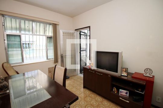 Sala de casa para alugar com 4 quartos, 297m² em Brás de Pina, Rio de Janeiro