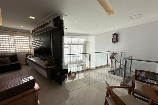 Sala de TV de apartamento à venda com 3 quartos, 240m² em Alphaville Industrial, Barueri